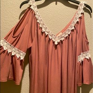 URBAN GIRL - Off Shoulder Long Sleeve